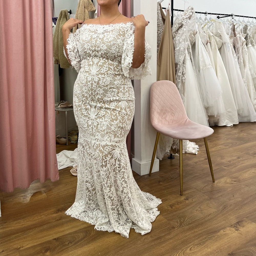 Gorgeous wedding dress